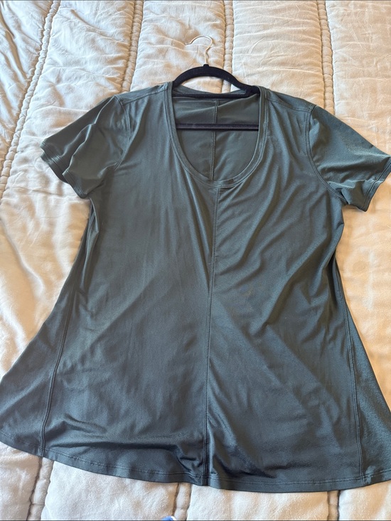 lululemon athletica Tops - lululemon athletica Short Sleeve Scoop Neck Tunic Top — Olive